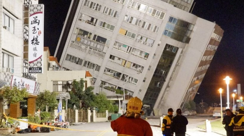 Εικόνες αποκάλυψης στην Ταϊβάν από τον σεισμό των 6,4 Ρίχτερ (φωτό)